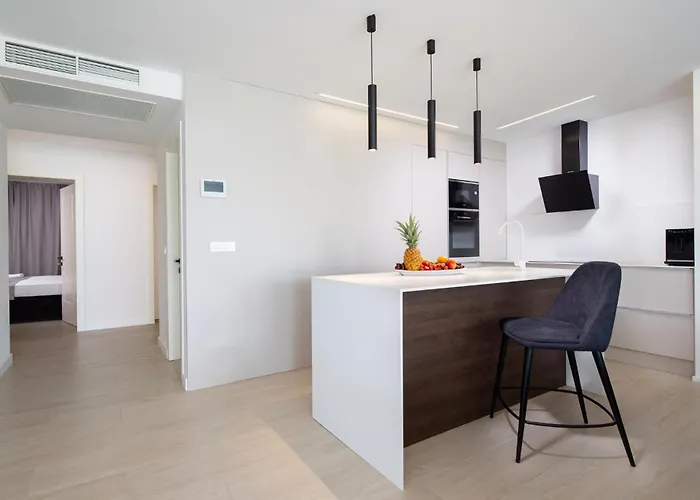 Pet Friendly Apartment In Malinska شقة